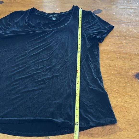 WHBM Manhattan Tees in Black and Grey - Picture 15 of 16